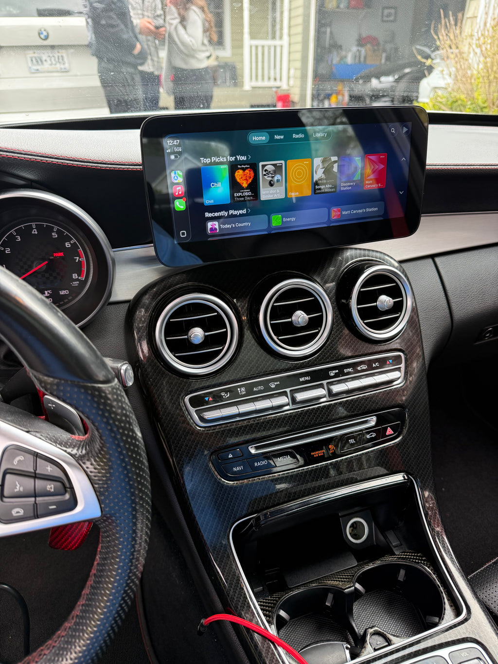 JCX W205 10.5INCH APPLE CARPLAY SCREEN